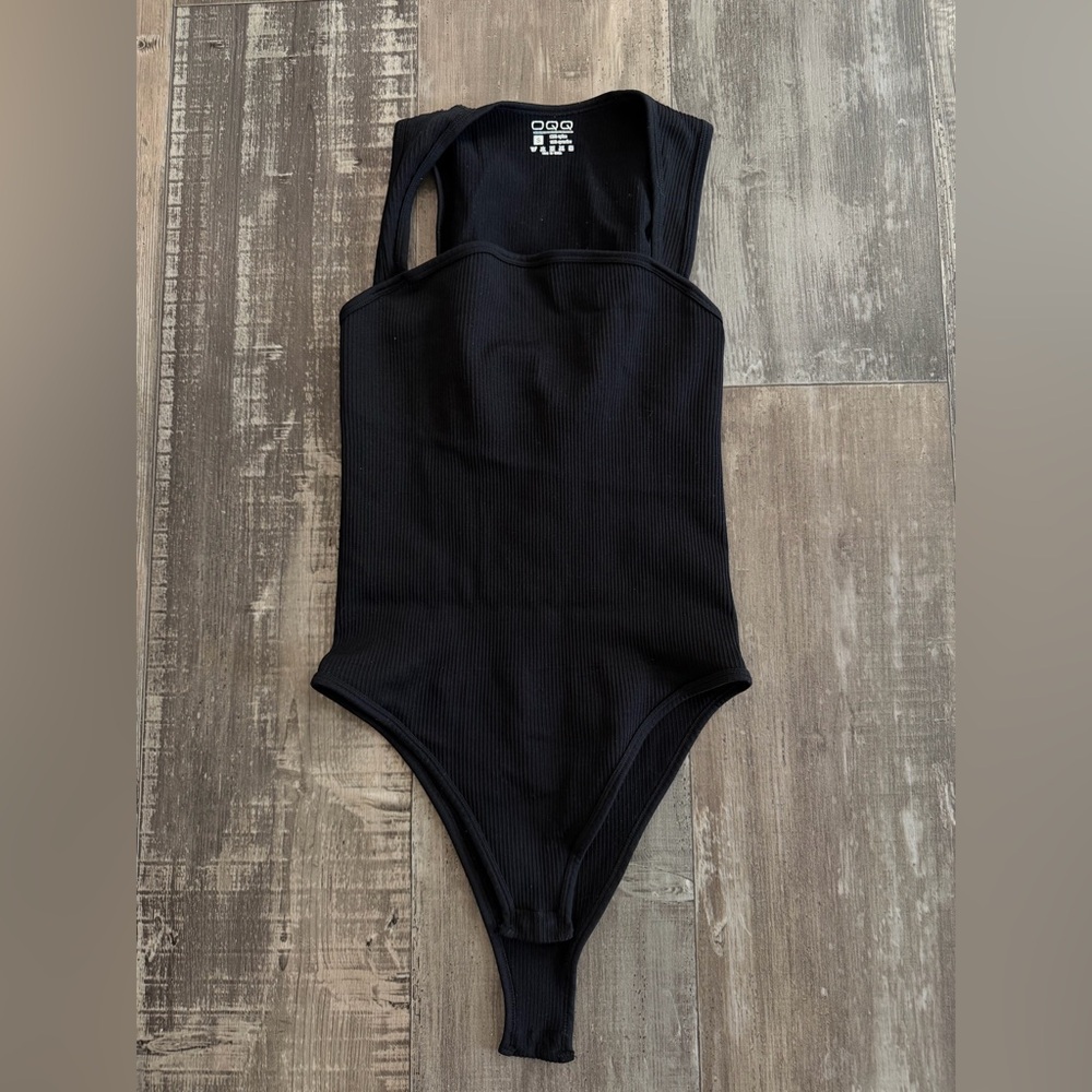 OQQ Black Ribbed Bodysuit